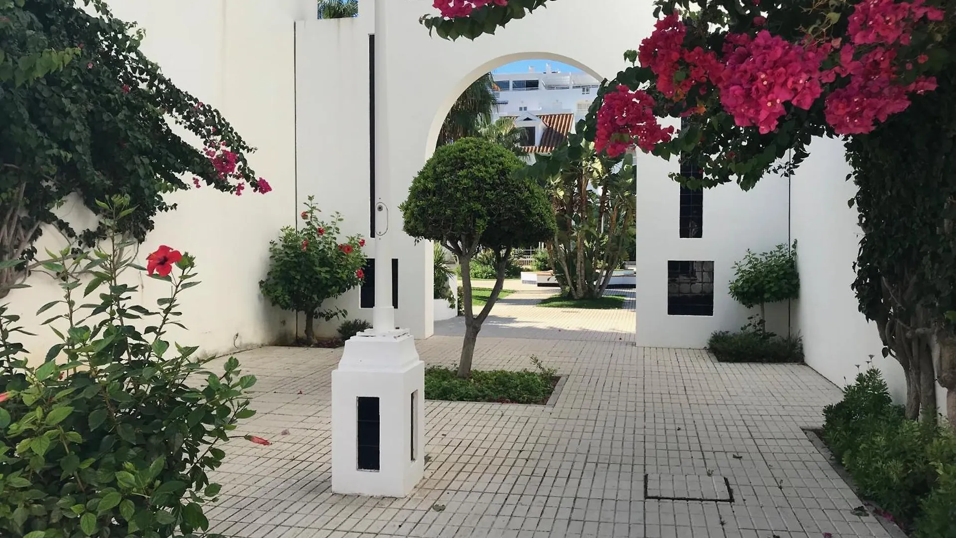 Well-Located 3Bdr Apartment In Fuengirola