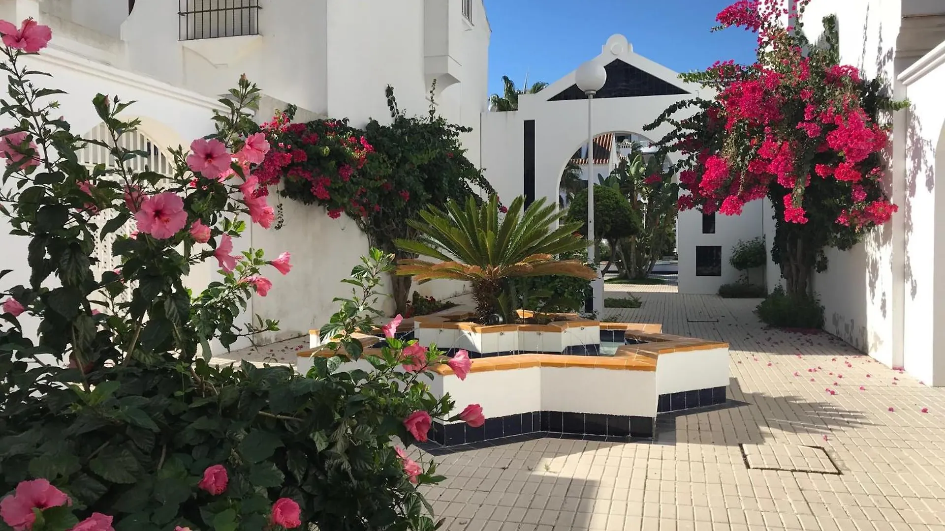 Well-Located 3Bdr Apartment In Fuengirola Spain
