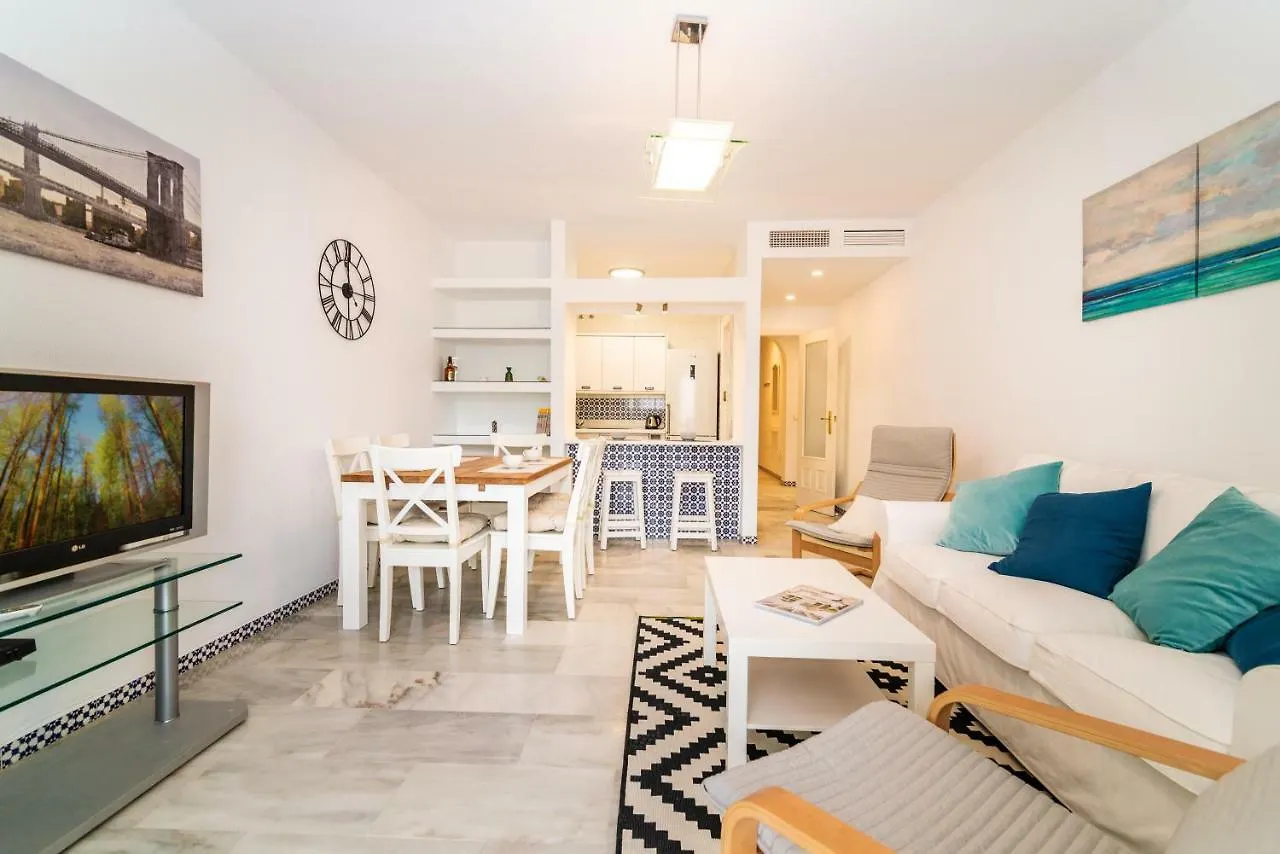 Well-Located 3Bdr Apartment In Fuengirola