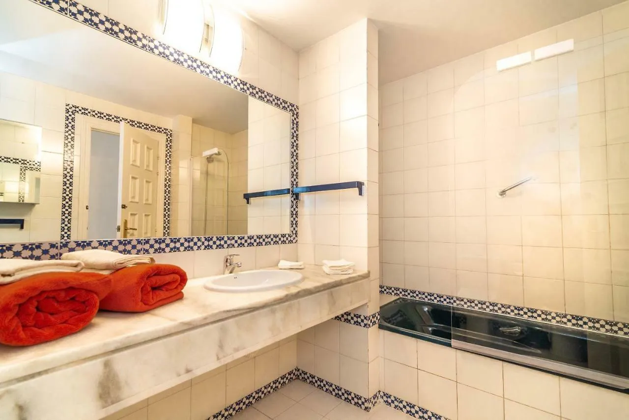 Well-Located 3Bdr Apartment In Fuengirola